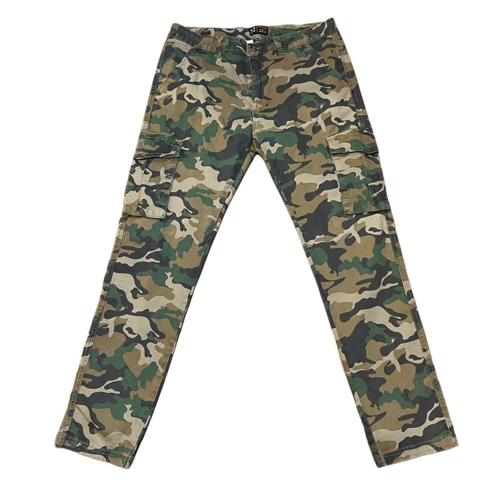 Men's Stitches and Rivets Camouflage Cargo Pants 36 x 32
